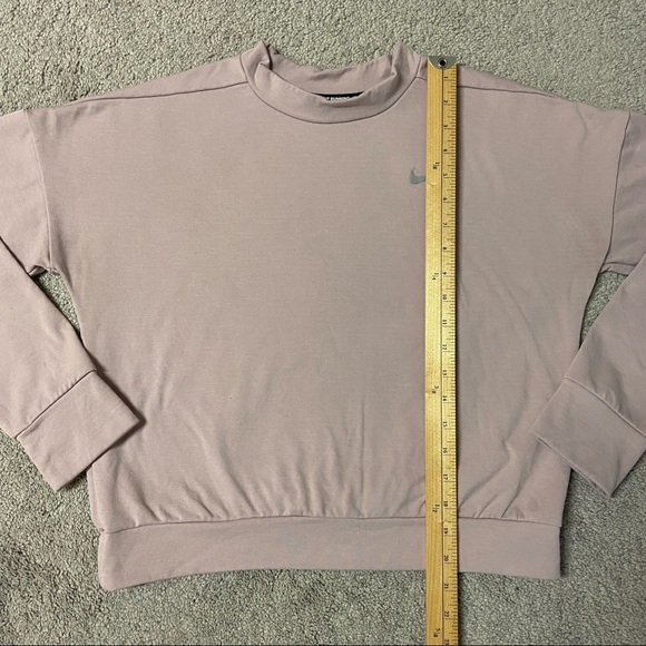 NIKE Therma Sphere Element Running Top Women’s Size XS - Picture 9 of 9